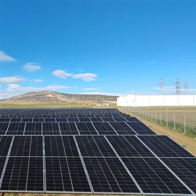 Panel Suria 500KW Dipasang di Tanah